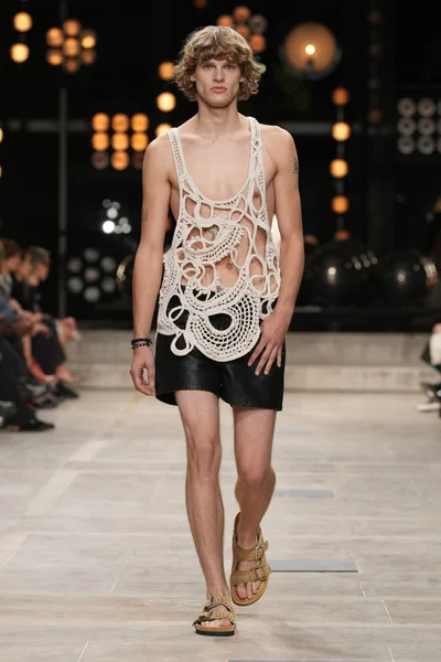 Look 27